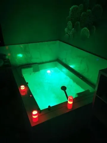 Гостевой дом Privatif Sauna Jaccuzi