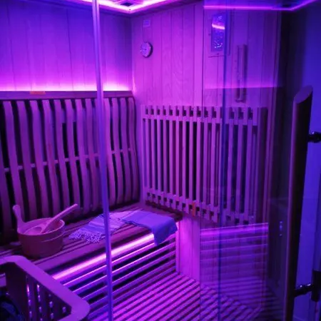 بيت ضيافة Privatif Sauna Jaccuzi 4*